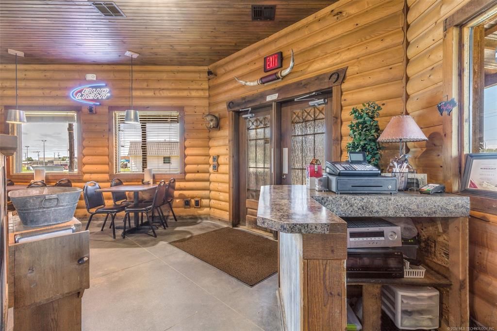 Runts BBQ: 1105 W Cherokee St, Wagoner, OK 74467